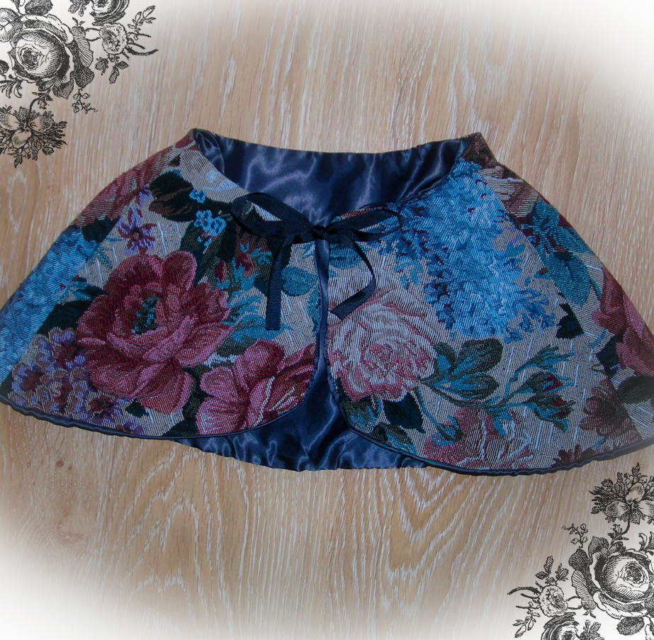 gobelin cape handmade.png