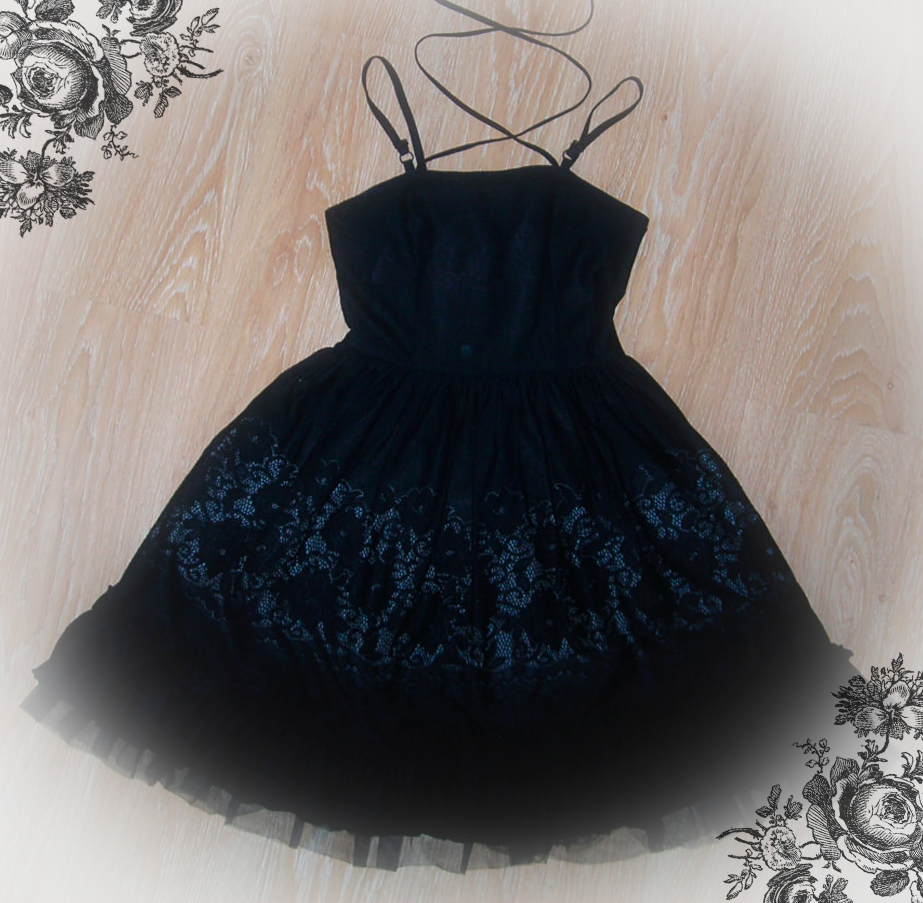 lace up up w tulle.png